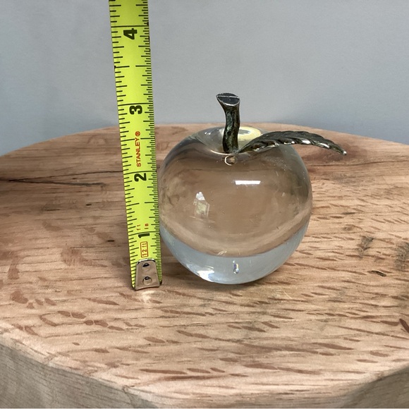 Vintage Glass Apple Paperweight w/ Brass Stem - Excellent Teachers Gift Idea - Picture 8 of 10